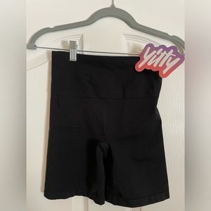 NWT Yitty Fabletics Nearly Naked Shaping High Waist Short in iconic black